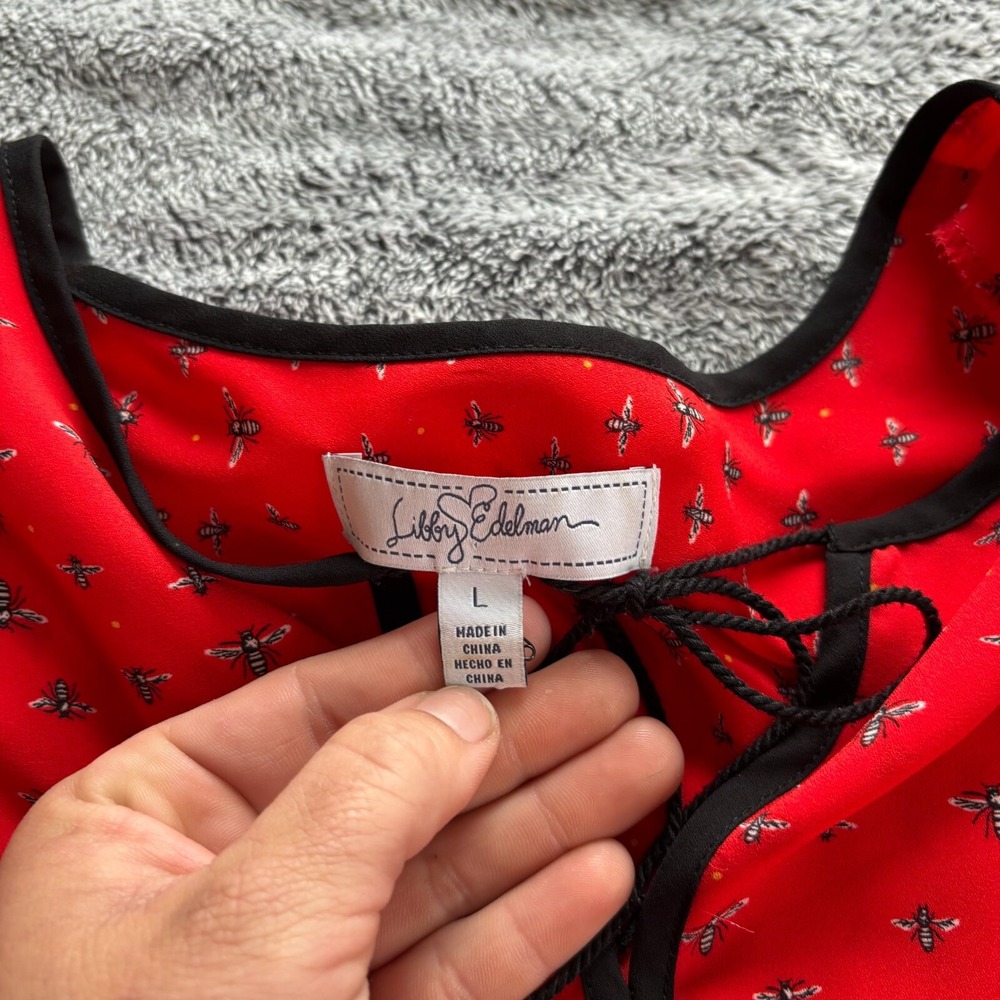 Libby Edelman Womens Top Large Red Bee Novelty Print Career V‎ Neck Insect 18192 - Picture 3 of 7